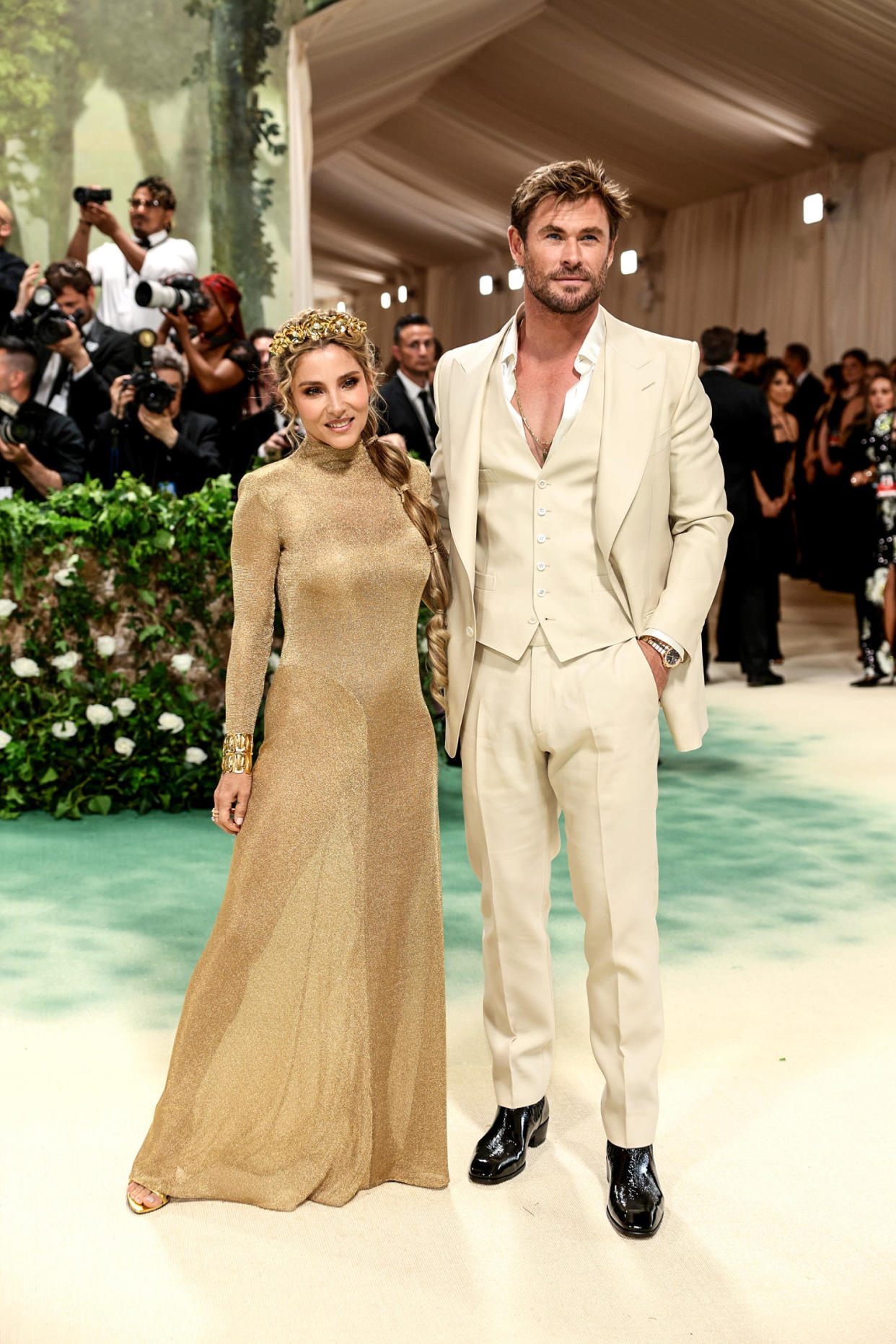 Elsa Pataky and Chris Hemsworth  (Dimitrios Kambouris / Getty Images for The Met Museum/Vogue)