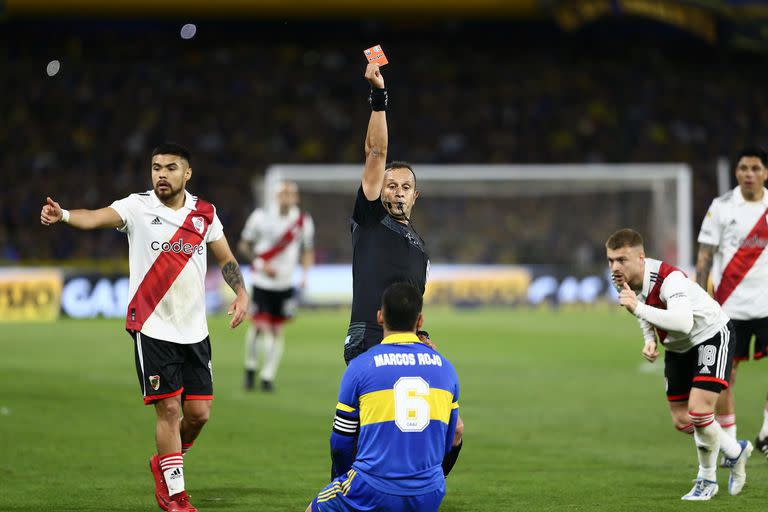 En el último Superclásico, que terminó con victoria 1 a 0 para Boca en el Monumental, Darío Herrera expulsó a Marcos Rojo