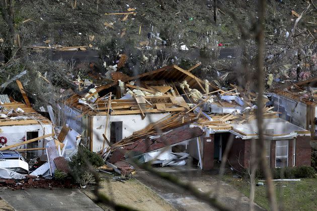 <p>Une personne est morte et au moins cinq autres ont été hospitalisées avec des blessures sérieuses après le passage d'une tornade sur la ville de de Fultondale, dans le comté de Jefferson (Alabama), aux Etats-Unis. </p>