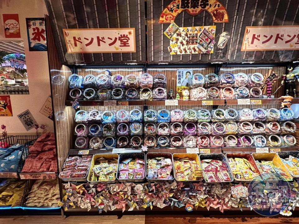 體驗日式懷舊風以外，也能品嘗到日本各世代所喜愛的零食點心。