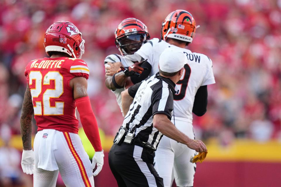 Joe Burrow restrains Ja'Marr Chase