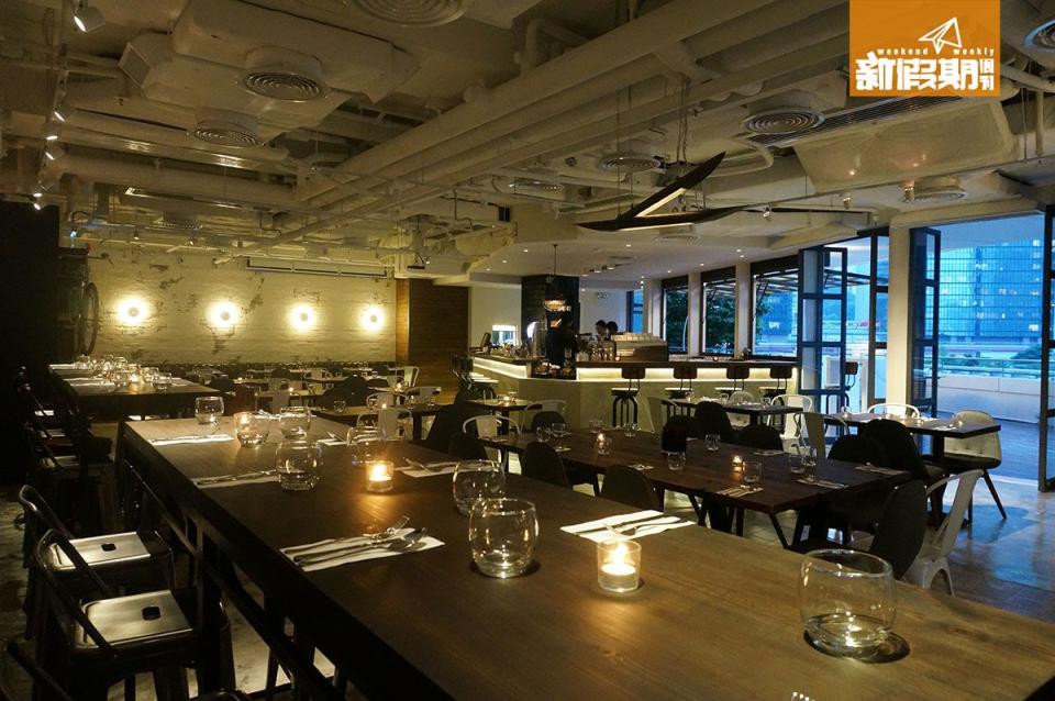 餐廳走英倫風格，設計帶點工業風，感覺隨性輕鬆。