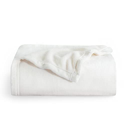 4) Fleece Blanket Throw Blanket