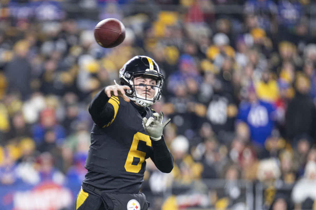 Steelers Bench QB Mason Rudolph