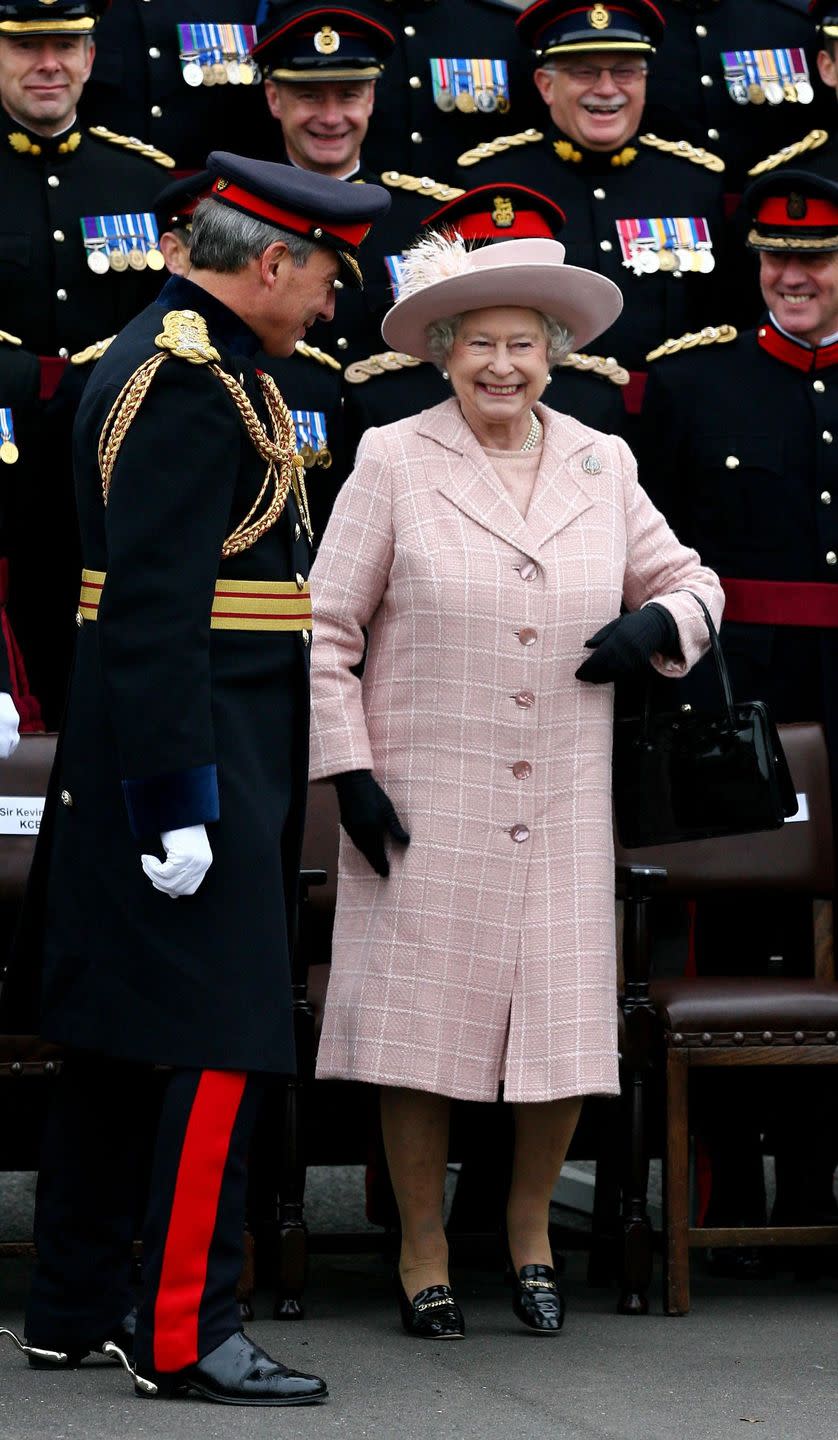 queen elizabeth ii visits brompton barracks