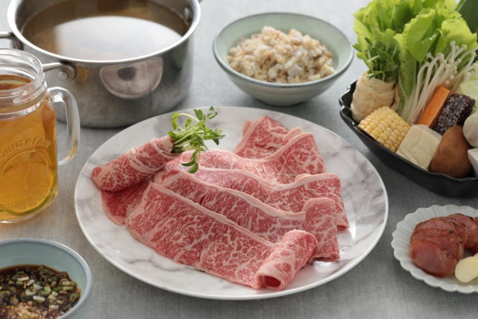 新鮮當季蔬食和在地優質肉品，吃得開心也安心。