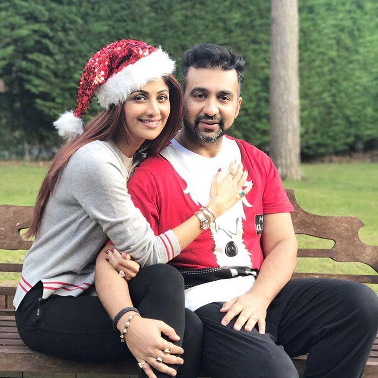 750px x 750px - Shilpa Shetty hugging husband Raj Kundra on Christmas is a picture perfect  moment!