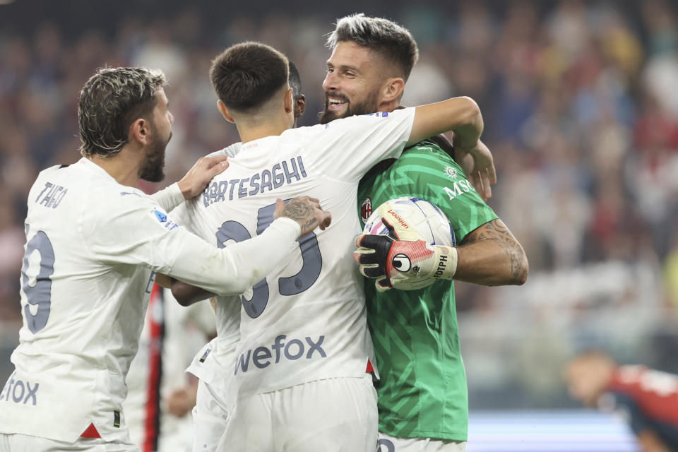 Los jugadores del Milan festejan durante un partido de la Serie A ante el Genoa, el sábado 7 de octubre de 2023 (Tano Pecoraro/LaPresse via AP)