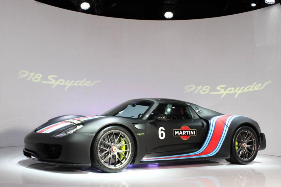 搭載油電複合動力系統的918 Spyder再次展演了當今Porsche的造車工藝精華。