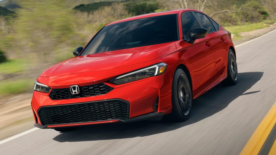 2025 Honda Civic Sport Hybrid: 50 MPG and More Torque Than Civic Si photo