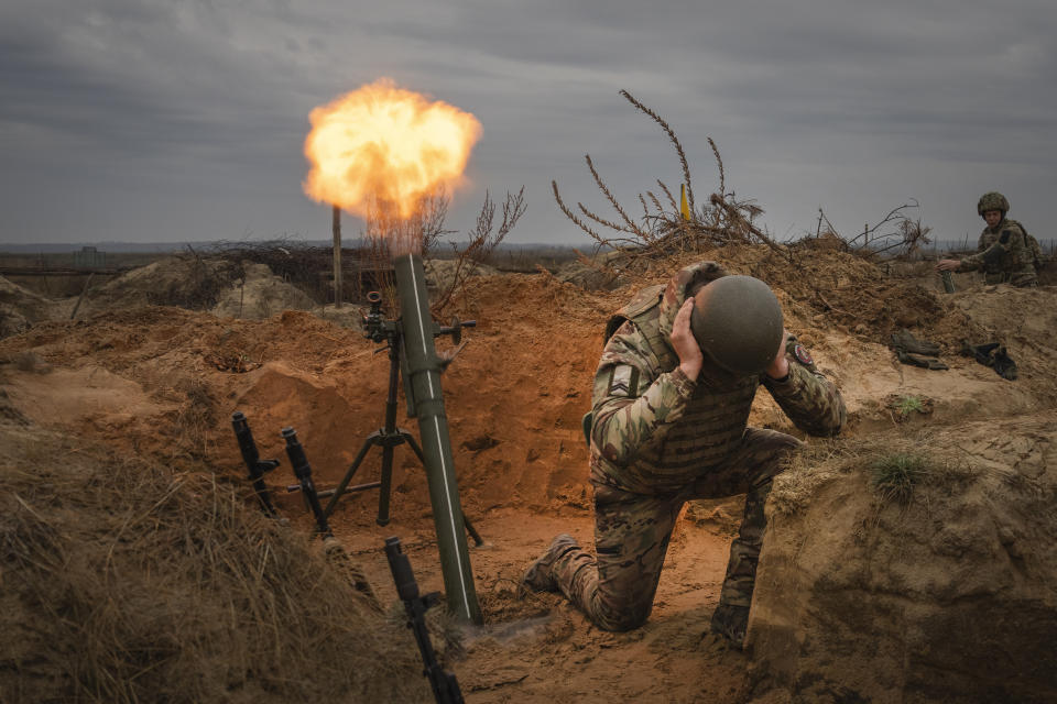 Soldiers of Ukraine's National Guard 1st brigade Bureviy (Hurricane) practice during combat training at a military training ground in the north of Ukraine Wednesday, Nov. 8, 2023. (AP Photo/Efrem Lukatsky)