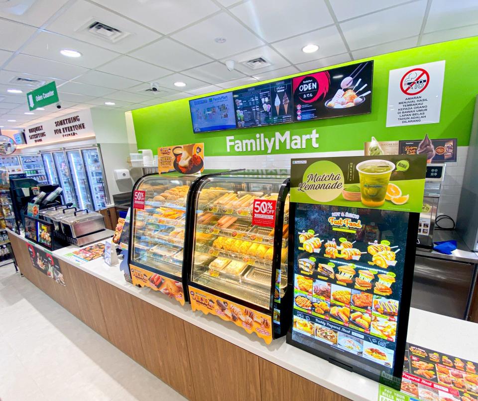 FamilyMart - Counter