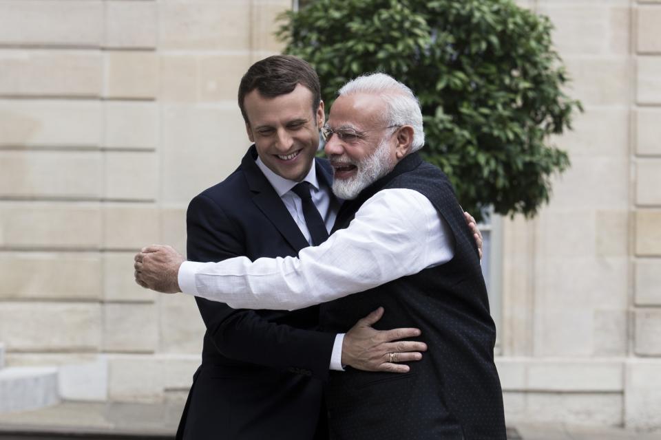 El abrazo de Narendra Modi