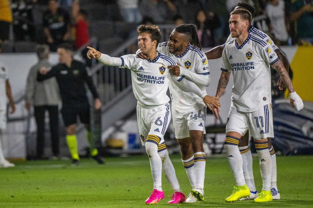 Riqui Puig brilló con el Galaxy en su victoria sobre Philadelphia. (Shaun Clark/Getty Images)