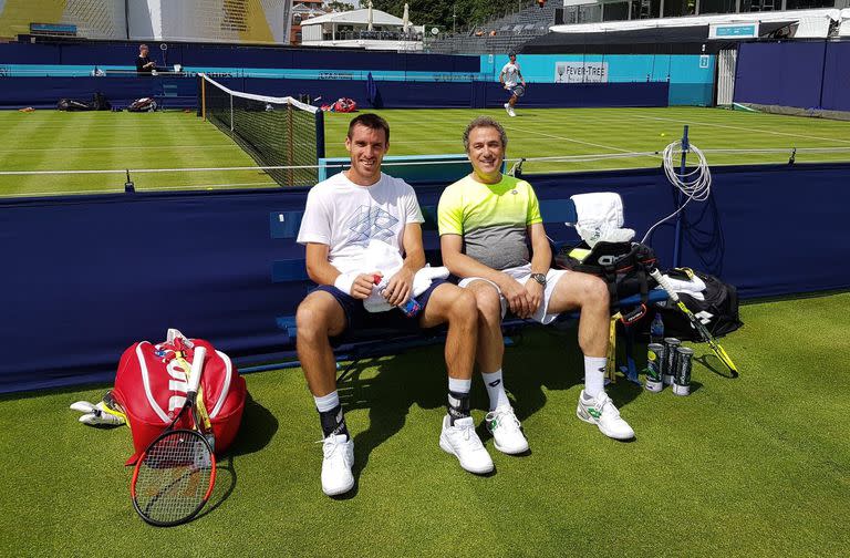 Leonardo Mayer junto con Leo Alonso, una pieza clave en la carrera del Yacaré por su función como coach y manager.