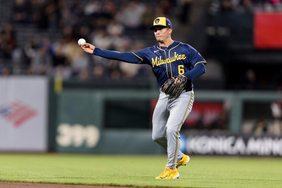 Predicting the Milwaukee Brewers 26man roster for the wild card series