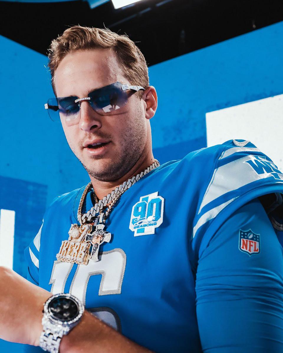 During a recent photo shoot, Jared Goff was covered in bling from his teammates. The image was posted on the Detroit Lions Twitter feed.