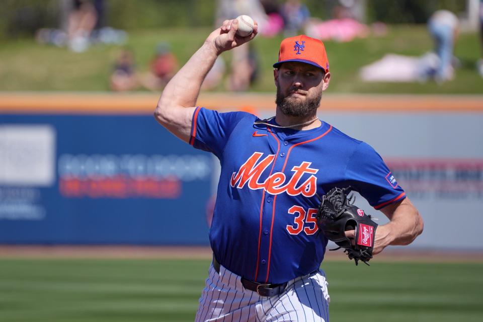 New York Mets pitcher Adrian Houser (35) warms-up before the game against the Miami Marlins at Clover Park on Feb. 27, 2024 in Port St. Lucie, Florida,