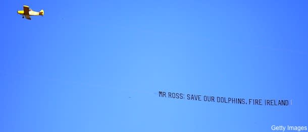 Fans pay for airplane banner calling for firing of Dolphins GM