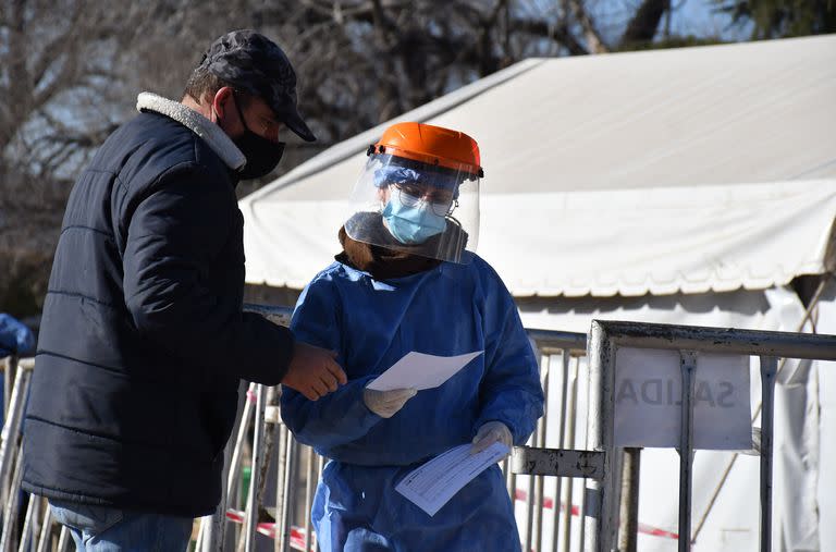 El Ministerio de Salud de la provincia de Córdoba realiza testéos en el barrio Los Naranjos