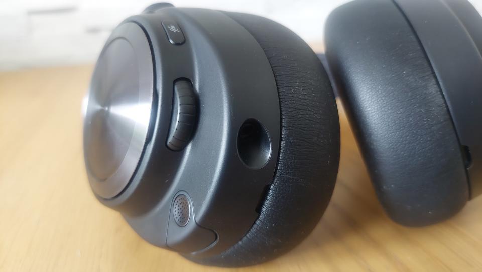 SteelSeriesArctis Nova Pro Wireless gaming headset