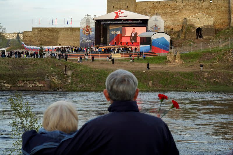 Russia stages WWII Victory Day celebration concert on the Estonian border