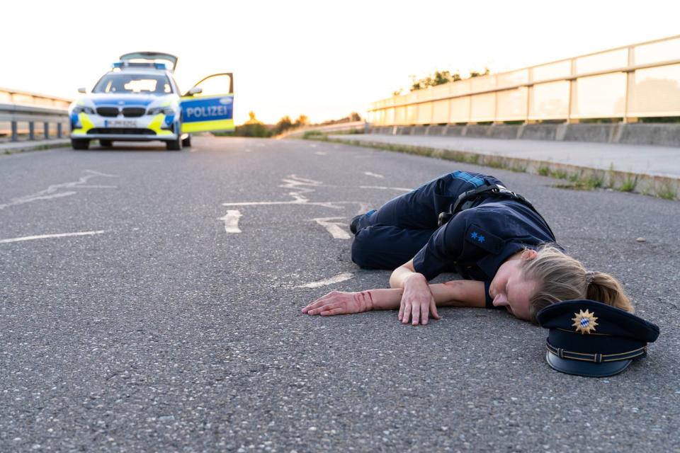 Lena Wagensonner (Xenia Benevolenskaya) wird bei einer routinemäßigen Verkehrskontrolle getötet. (Bild: BR/Bavaria Fiction GmbH/Claudia Milutinov)