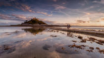 <p>La isla está unida a la localidad de Marazion por una carretera que es transitable cuando la marea está baja.<br>Foto: Wikimedia Commons/FuzzyPiggy </p>