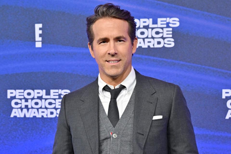 Ryan Reynolds attends the 2022 People's Choice Awards at Barker Hangar on December 06, 2022 in Santa Monica, California.