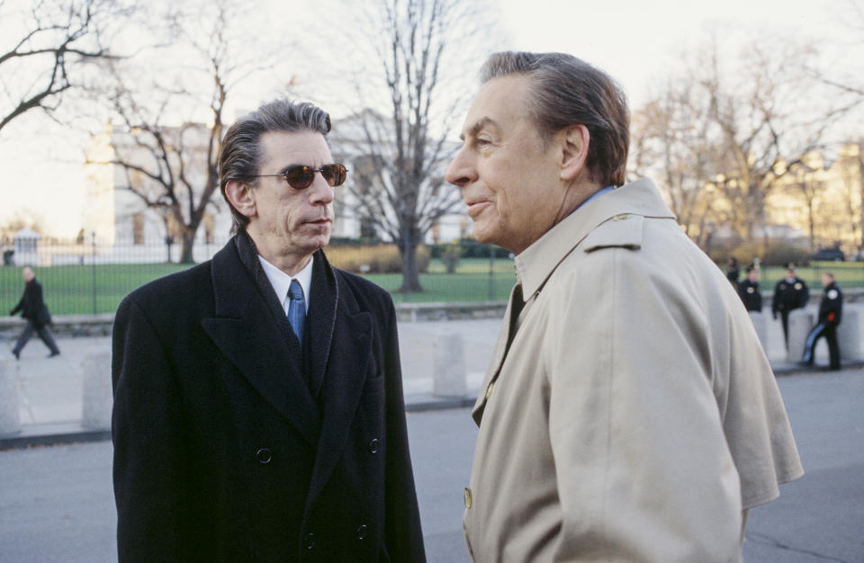 Richard Belzer as Det. John Munch, Jerry Orbach as Detective Lennie Briscoe in 