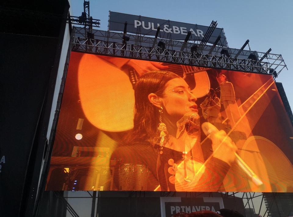 Lorde performing on the Pull & Bear stage during the second day of the festival.