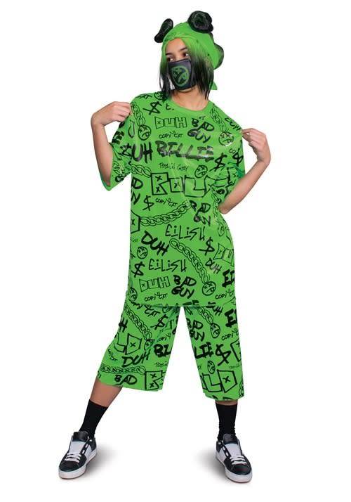 model wearing oversized green and black matching set