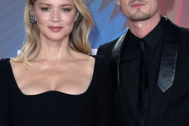 <p>Virginie Efira et Niels Schneider le 16 octobre 2021 à Londres.</p>