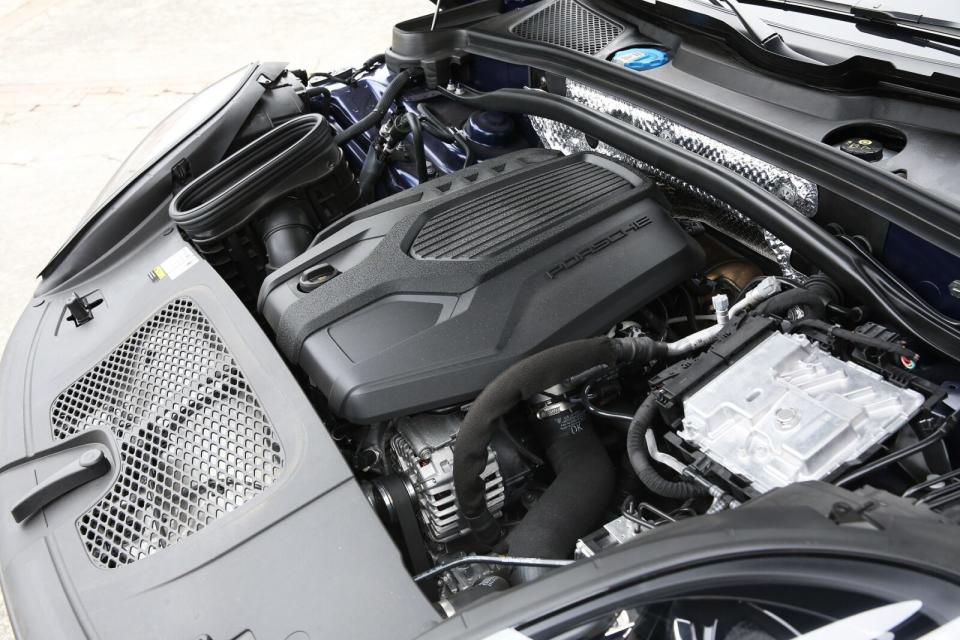 維持2.0L直四汽油渦輪引擎配置，最大輸出在重新調校後小漲13hp/3.1kgm為265hp/40.8kgm。