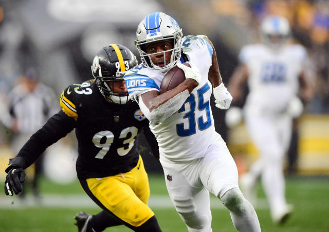 Lions' Godwin Igwebuike with long TD run against Steelers