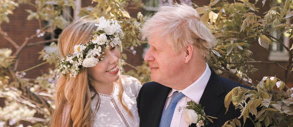 Boris Johnson et Carrie Johnson lors de leur mariage le 30 mai 2021.
