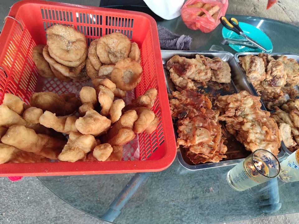 Da Feng Zhu Jia You Tiao - A variety of fried items