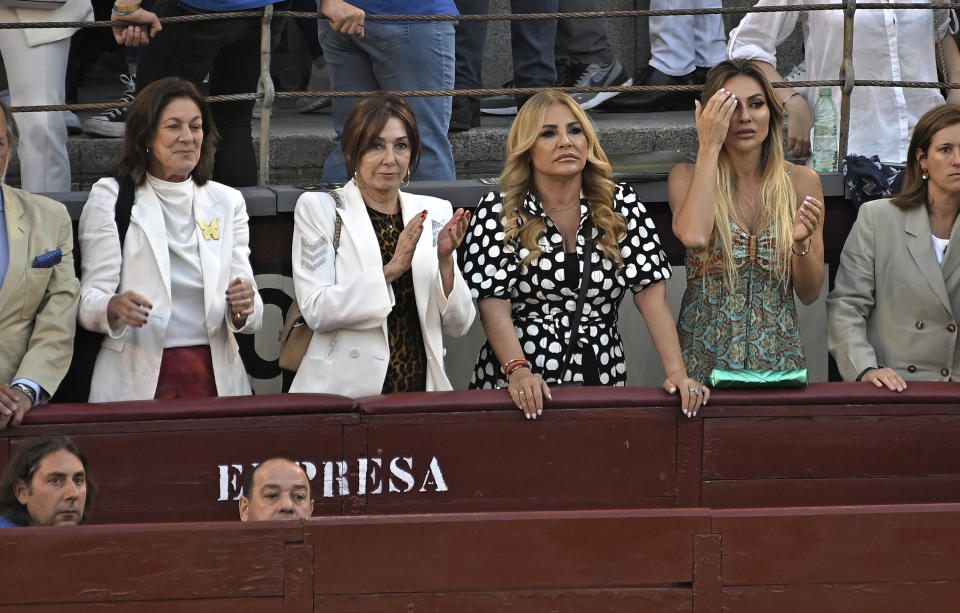 Ana Rosa Quintana y Cristina Tárrega en los toros el pasado mes de mayo. (Photo By Francisco Guerra/Europa Press via Getty Images)