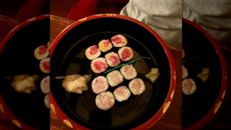 Sagami sushi plate