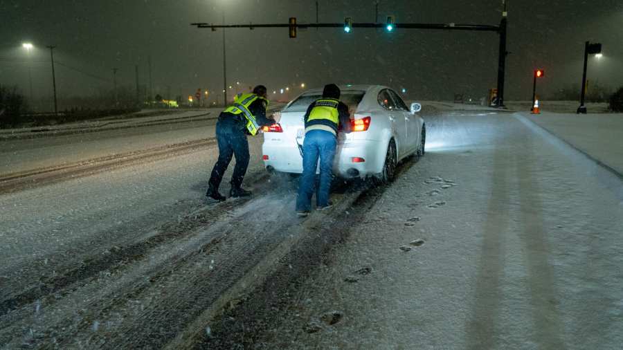 Police helped motorists who got stuck amid the snowfall in Mt. Juliet (Courtesy: Mt. Juliet Police Department)