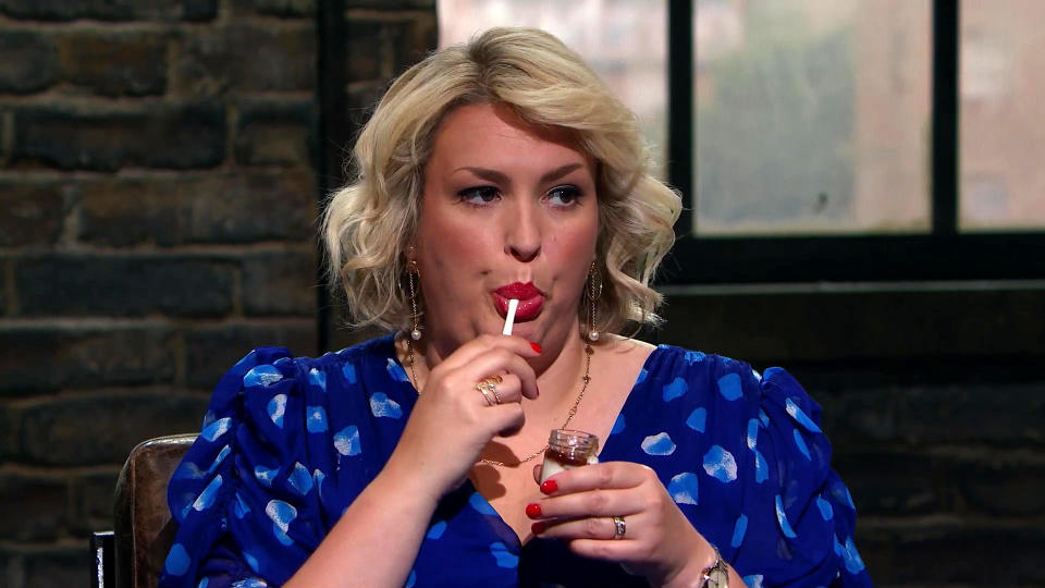 Sara Davies tries a product on Dragons' Den. (BBC)