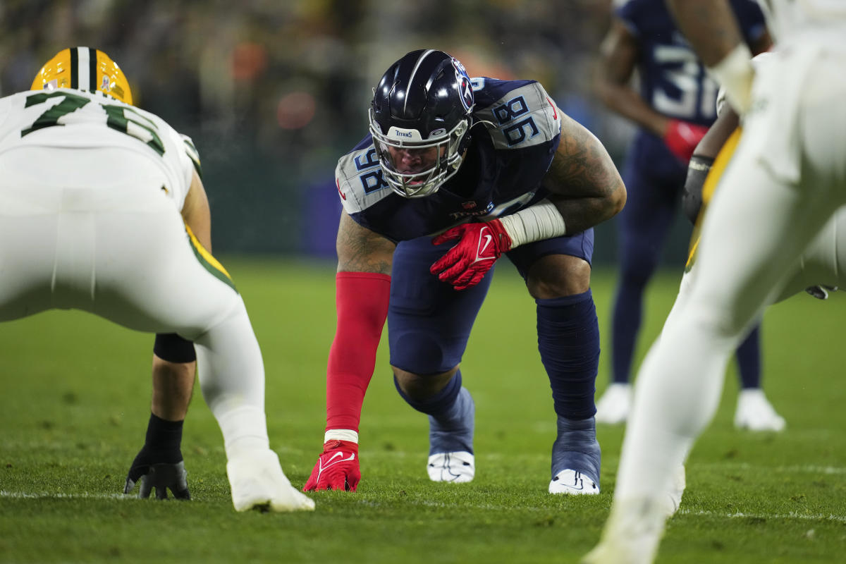 Jeffery Simmons of the Tennessee Titans answers questions during News  Photo - Getty Images