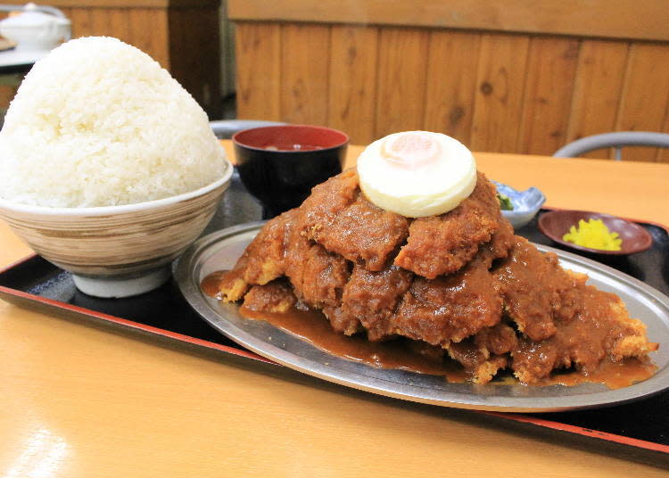 天保山炸雞排‧超巨大定食（天保山チキンカツ・マンガ盛り定食）（附味增湯）1,270日圓