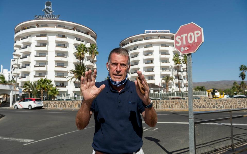 Tom Smulders outside Hotel Servatur Waikiki, Maspolomas, Gran Canaria - Paul Grover 