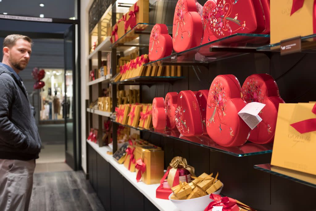 valentine's day facts most people prefer chocolate to flowers