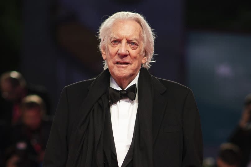 DOSSIER - L'acteur Donald Sutherland apparaît lors de la première du film "The Burnt Orange Heresy" lors de la 76e édition du Festival du film de Venise, le 7 septembre 2019. 