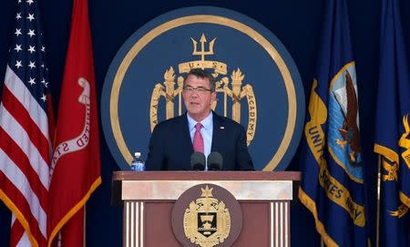 U.S. Secretary of Defense Ash Carter speaks during the graduation and commissioning ceremony at the U.S. Naval Academy in Annapolis, Maryland U.S. May 27, 2016. REUTERS/Kevin Lamarque