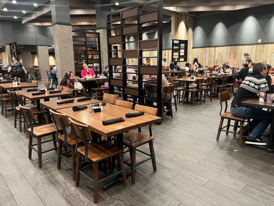 Great Wolf Lodge Barnwood restaurant with wood tables set up