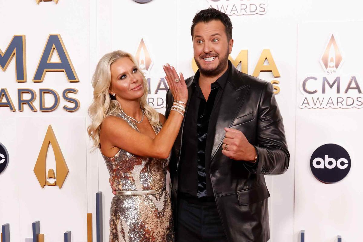 Luke Bryan Celebrates Wedding Anniversary with Wife Caroline: 'Happy 17 ...