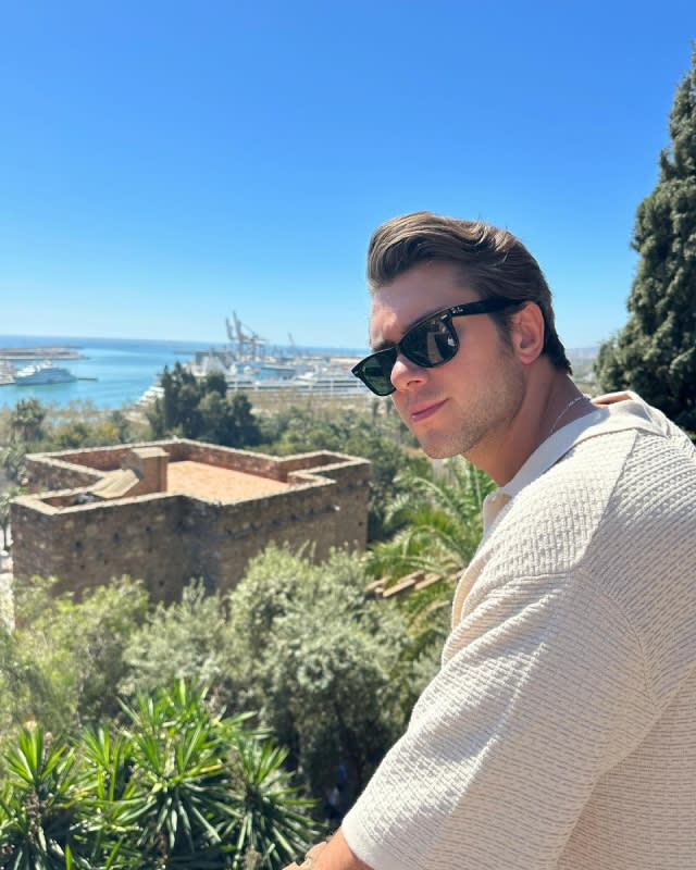 Onur Seyit Yarat (Hermanos) de vacaciones en Valencia